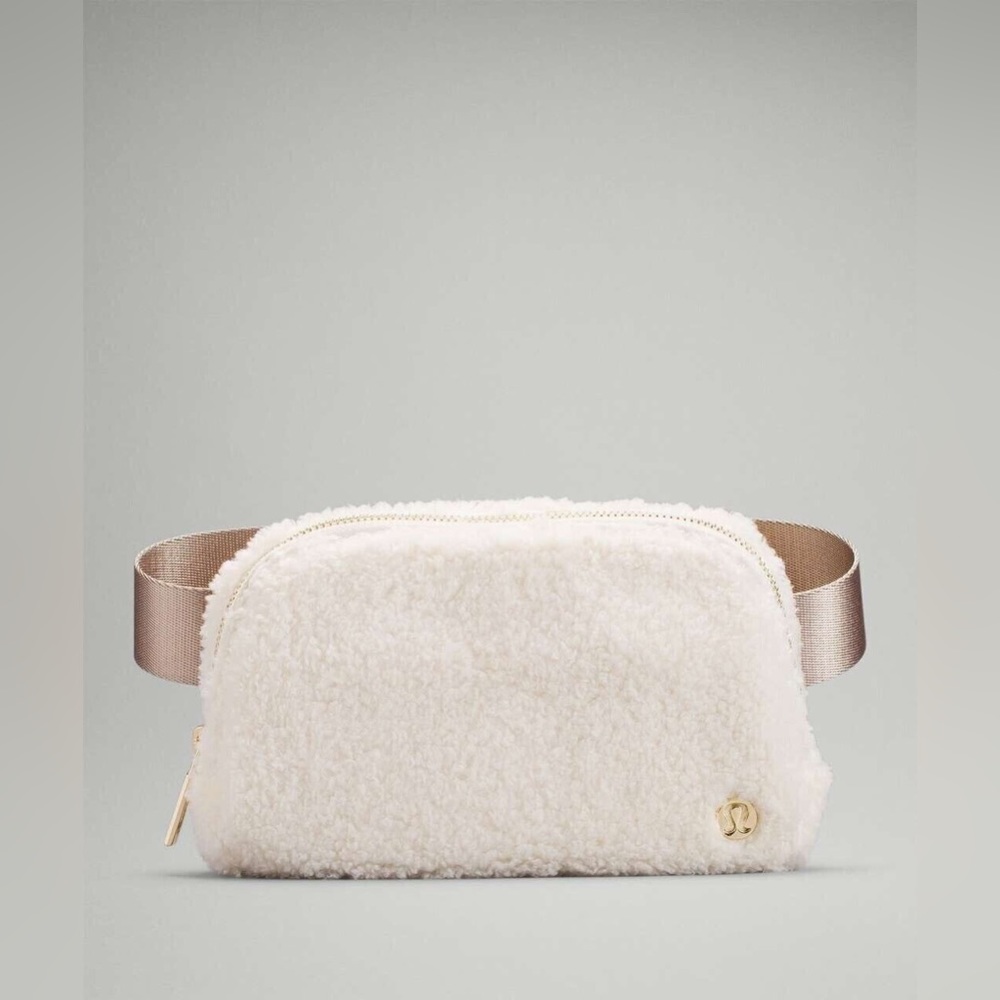 Lululemon everywhere belt bag fleece